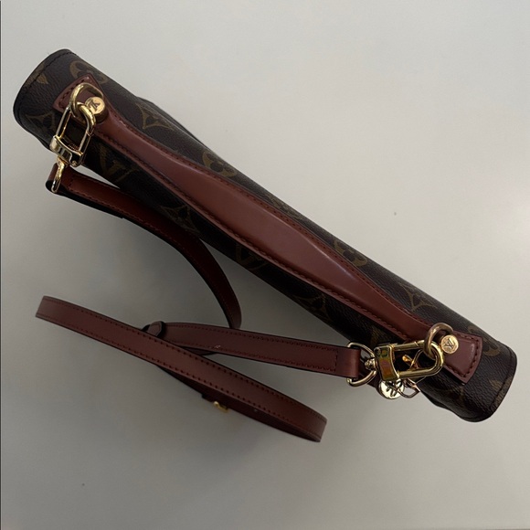 Louis Vuitton Monceau 28 Brown Tan Monogram Crossbody Purse Satchel Gold Accents - Picture 10 of 17